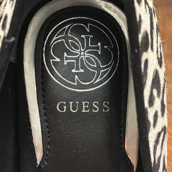 Guess Women's Honora Platform Pumps - Picture 8 of 12